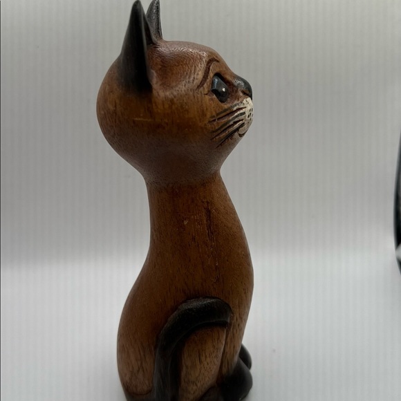 Lovely Hand carved,Hand painted Wooden Cat figurine 🐱 - Picture 3 of 7